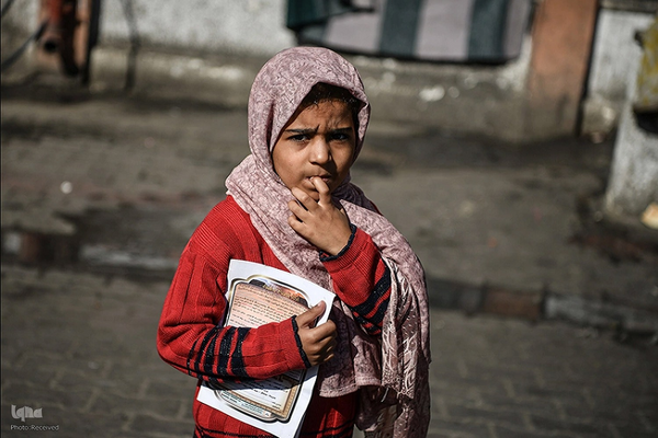 دختران غزه به تحصیل در رشته قرآن و حفظ ادامه می دهند