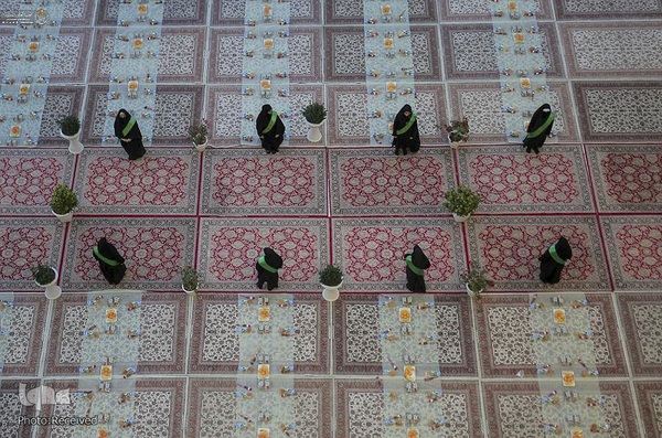 سفره ضیافت در شب ولادت امیرالمومنین (ع)