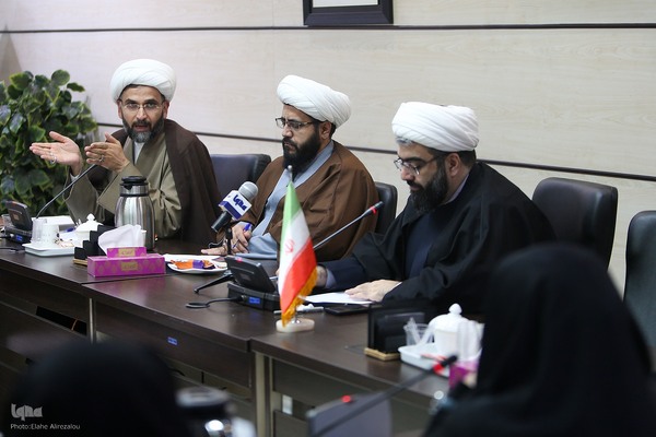 مجمع مشورتی شورای هماهنگی فعالیت‌های قرآن و عترت دانشگاه‌ها