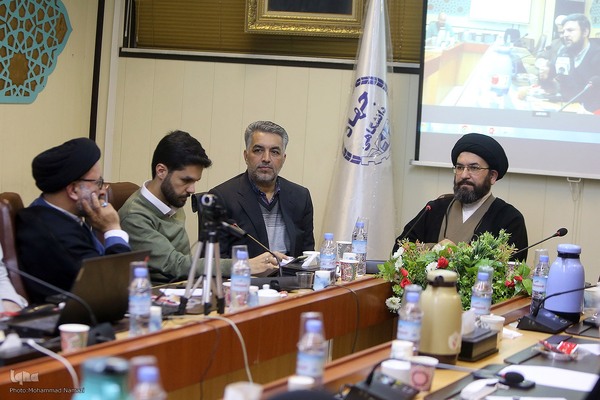 نشست سهم جامعه قرآنی در مشاکت پرشور