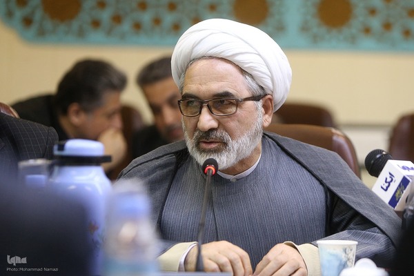 نشست سهم جامعه قرآنی در مشاکت پرشور