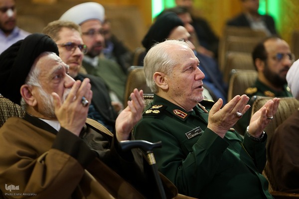 افتتاحیه دومین جشنواره فرهنگی هنری (أنا من حسین)