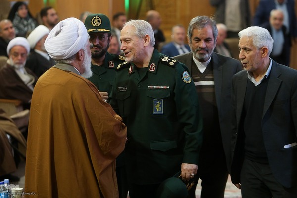 افتتاحیه دومین جشنواره فرهنگی هنری (أنا من حسین)