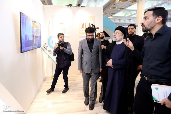بازدید رئیس جمهور از نمایشگاه قرآن کریم