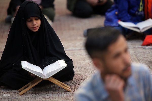 محفل انس با قرآن کریم با حضور قاری مصری احمد شحات