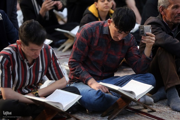 محفل انس با قرآن کریم با حضور قاری مصری احمد شحات