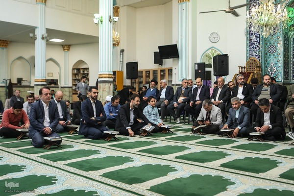 محفل انس با قرآن کریم با حضور شهردار تهران