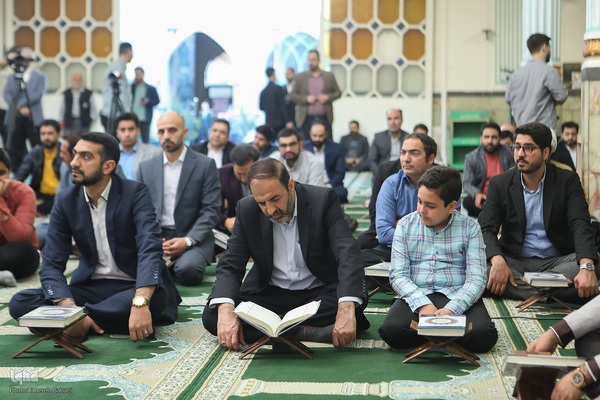 محفل انس با قرآن کریم با حضور شهردار تهران
