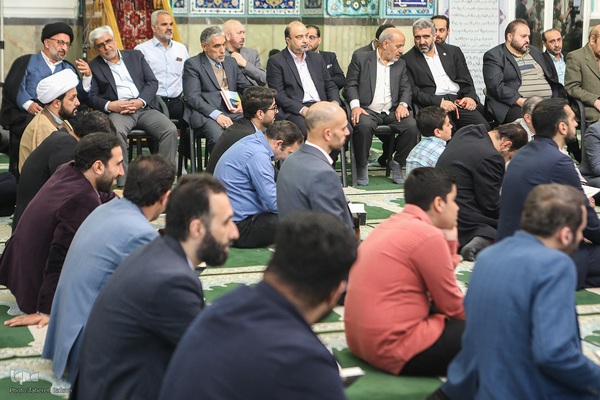 محفل انس با قرآن کریم با حضور شهردار تهران