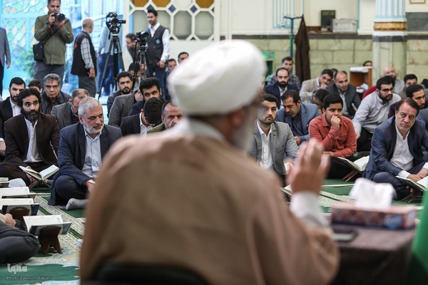 محفل انس با قرآن کریم با حضور شهردار تهران