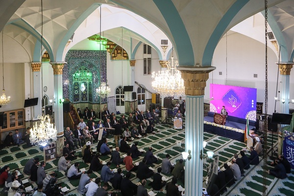 محفل انس با قرآن کریم با حضور شهردار تهران