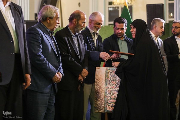 محفل انس با قرآن کریم با حضور شهردار تهران