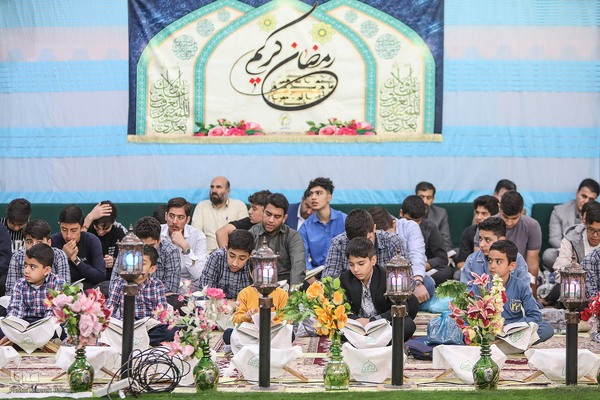 محفل انس با قرآن دانش آموزی به یاد شهدای دانش آموز غزه