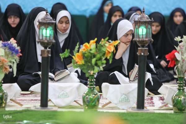 محفل انس با قرآن دانش آموزی به یاد شهدای دانش آموز غزه