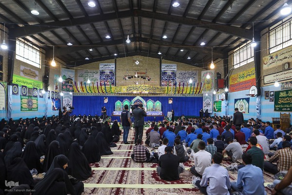 محفل انس با قرآن دانش آموزی به یاد شهدای دانش آموز غزه