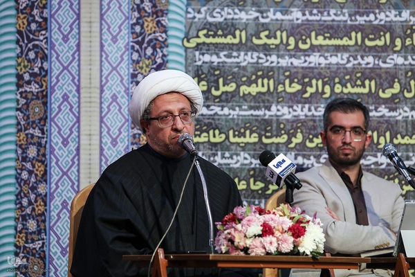 ابوالفضل جویائیان، حجت‌الاسلام محمدصادق حق‌شناس در نخستین گردهمایی ایده‌پردازان و فعالان قرآنی مدارس