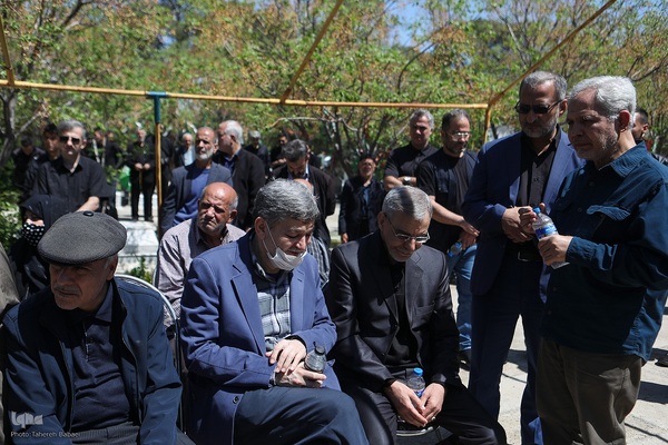 مراسم تشییع و تدفین پیکر مرحوم مغفور حاج ولی‌الله پوراحمدی