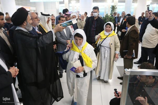 بدرقه نخستین گروه از زائران حج عمره در سال ۱۴۰۳