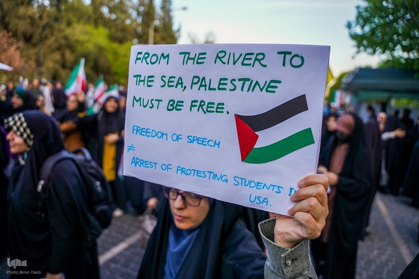 تجمع دانشگاهیان دانشگاه‌های شیراز در حمایت از خیزش دانشجویان آمریکا و اروپا