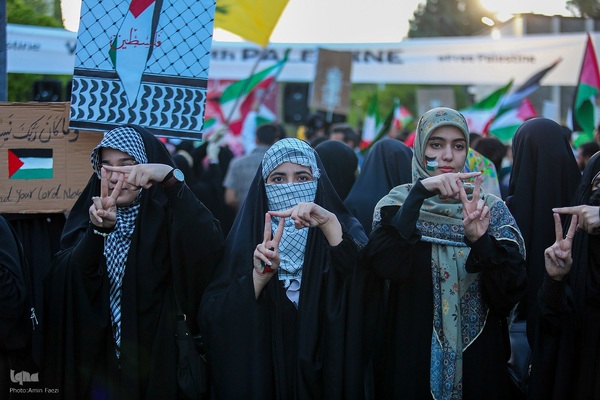 تجمع دانشگاهیان دانشگاه‌های شیراز در حمایت از خیزش دانشجویان آمریکا و اروپا