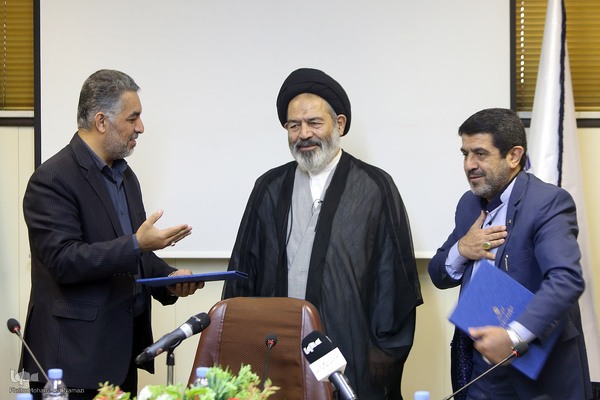 حجت الاسلام والمسلمین سید عبدالفتاح نواب، نماینده ولی فقیه در امور حج و زیارت صبح امروز از خبرگزاری ایکنا بازدید کردند.