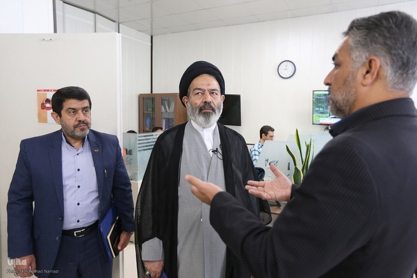 حجت الاسلام والمسلمین سید عبدالفتاح نواب، نماینده ولی فقیه در امور حج و زیارت صبح امروز از خبرگزاری ایکنا بازدید کردند.