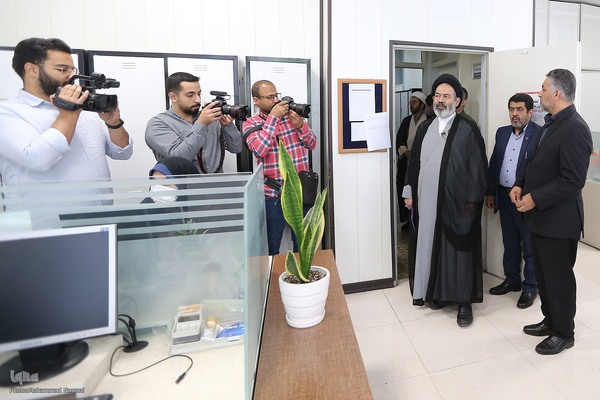 حجت الاسلام والمسلمین سید عبدالفتاح نواب، نماینده ولی فقیه در امور حج و زیارت صبح امروز از خبرگزاری ایکنا بازدید کردند.