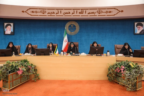 گردهمایی دختران ایرانی/ مشاوران جوان دولت مردمی