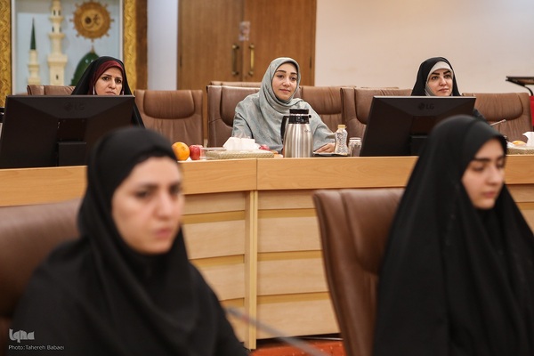 گردهمایی دختران ایرانی/ مشاوران جوان دولت مردمی