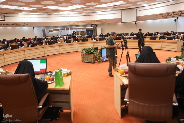 گردهمایی دختران ایرانی/ مشاوران جوان دولت مردمی