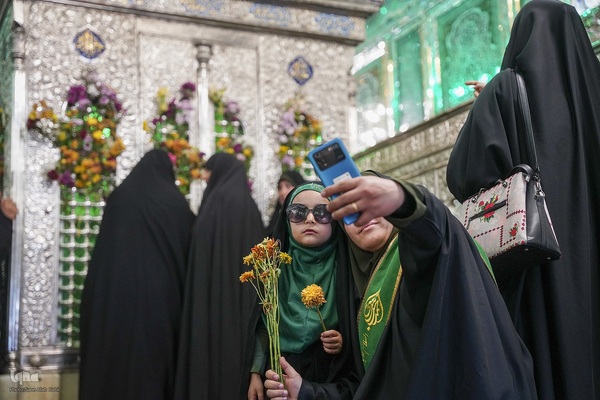 شادپیمایی دختران به‌مناسبت میلاد حضرت معصومه (س)