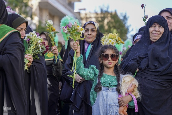 شادپیمایی دختران به‌مناسبت میلاد حضرت معصومه (س)