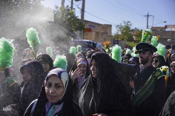 شادپیمایی دختران به‌مناسبت میلاد حضرت معصومه (س)