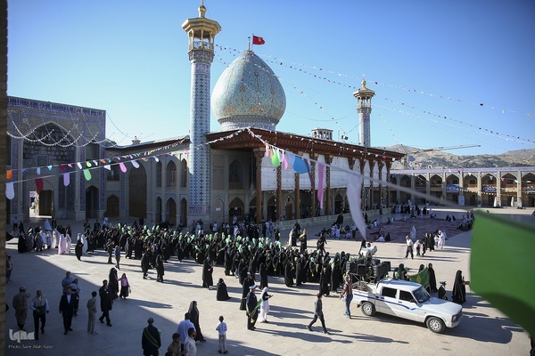 شادپیمایی دختران به‌مناسبت میلاد حضرت معصومه (س)