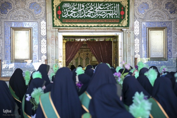 شادپیمایی دختران به‌مناسبت میلاد حضرت معصومه (س)