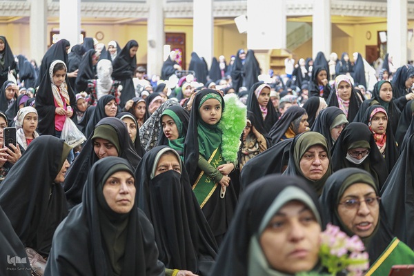شادپیمایی دختران به‌مناسبت میلاد حضرت معصومه (س)