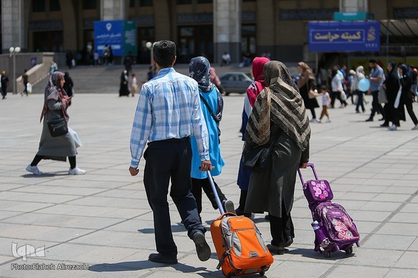 حال و هوای نمایشگاه کتاب در روز انتخابات