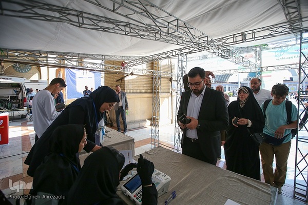 حال و هوای نمایشگاه کتاب در روز انتخابات