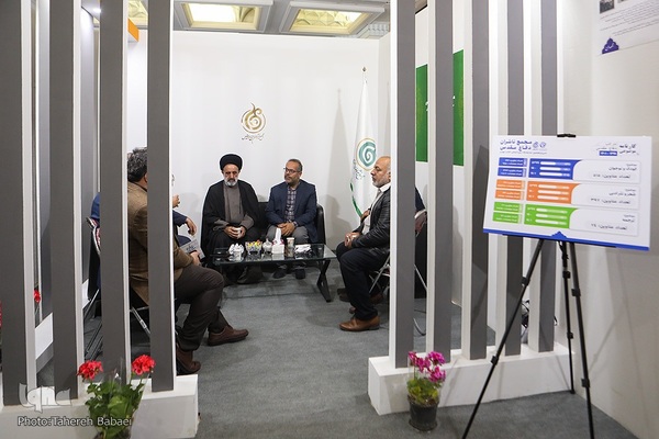 آیین رونمایی از کتاب «دختر قالیباف»