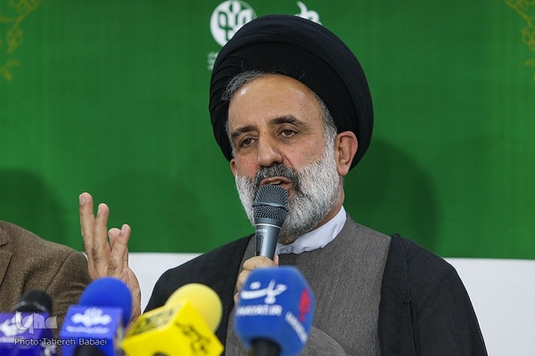 آیین رونمایی از کتاب «دختر قالیباف»