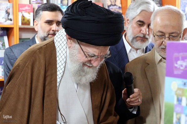 بازدید از سی‌وپنجمین نمایشگاه بین‌المللی کتاب تهران