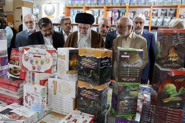 بازدید از سی‌وپنجمین نمایشگاه بین‌المللی کتاب تهران