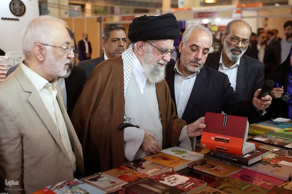 بازدید از سی‌وپنجمین نمایشگاه بین‌المللی کتاب تهران