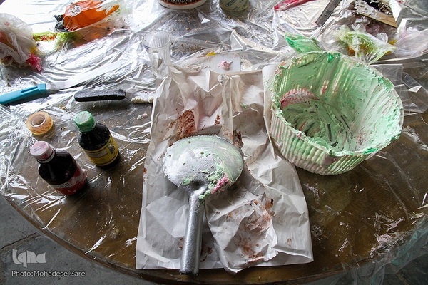 توزیع کیک ویژه دهه کرامت در دانشگاه فردوسی