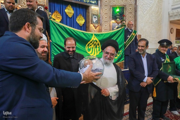 گلباران خدام حرم حضرت شاهچراغ عليه‌السلام‎