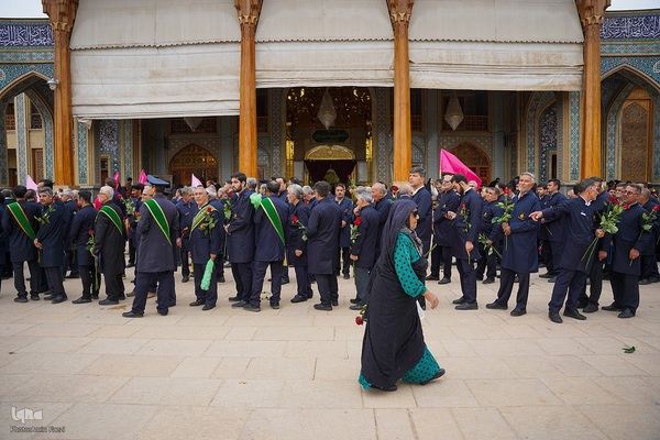 گلباران خدام حرم حضرت شاهچراغ عليه‌السلام‎