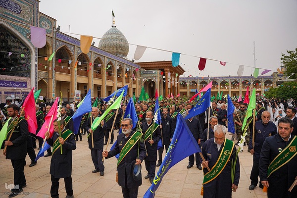 گلباران خدام حرم حضرت شاهچراغ عليه‌السلام‎
