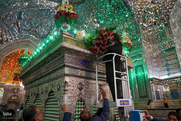 گلباران خدام حرم حضرت شاهچراغ عليه‌السلام‎