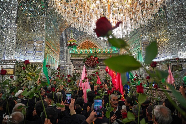 گلباران خدام حرم حضرت شاهچراغ عليه‌السلام‎