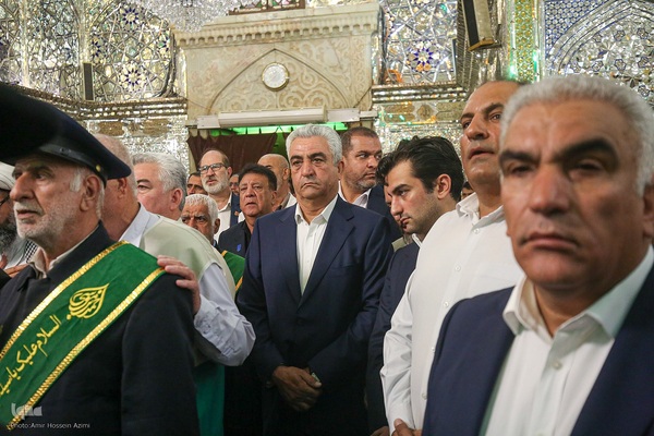 آیین غبارروبی حرم مطهر حضرت احمدبن موسی الکاظم علیهماالسلام، با حضور خانواده‌های مکرم شهدا